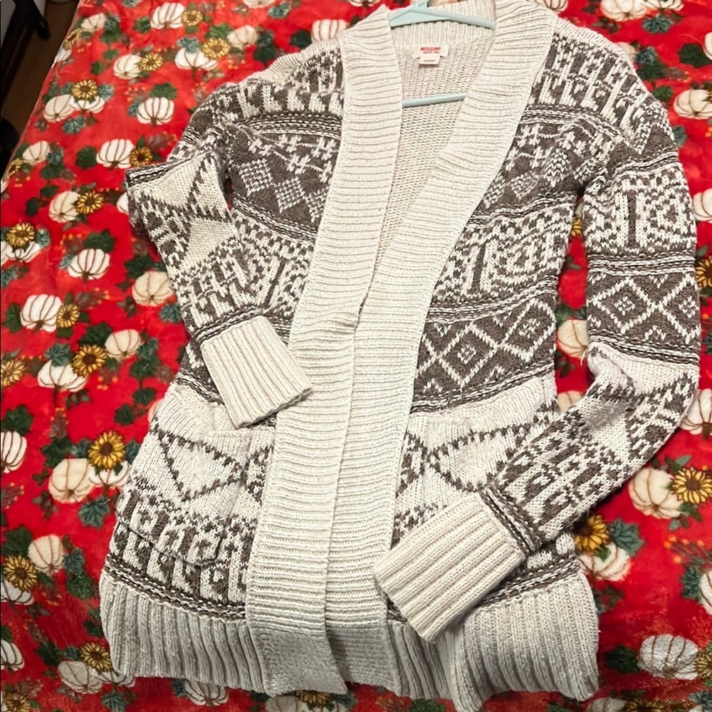 Cozy Patterned Cardigan Sweater